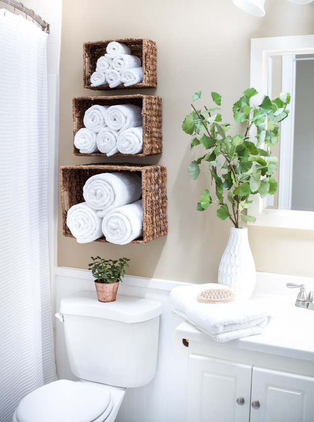 How to Display Towels in a Small Bathroom