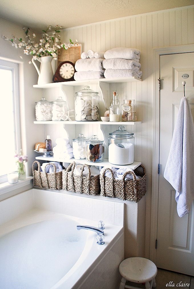 Shabby Chic Bathroom Shelf Decor