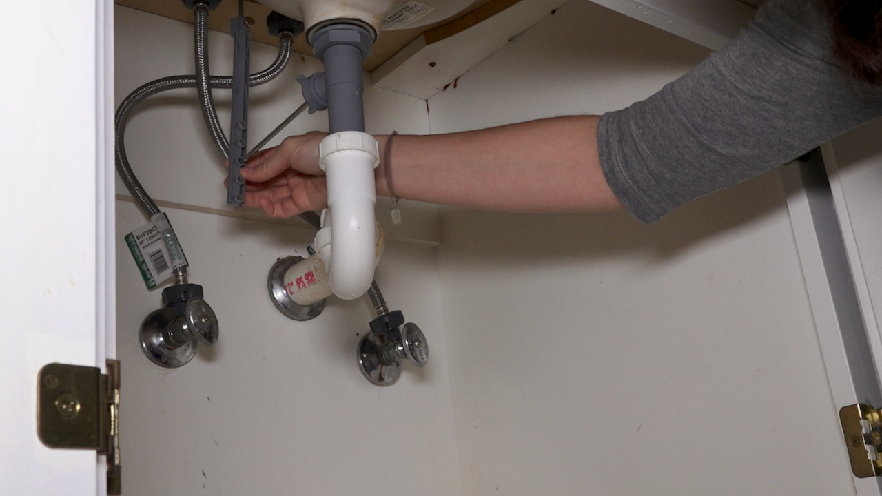 How To Disconnect Bathroom Sink Plumbing