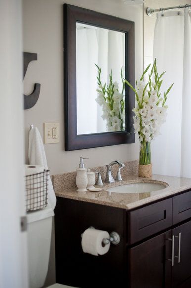 Brown And White Bathroom Accessories
