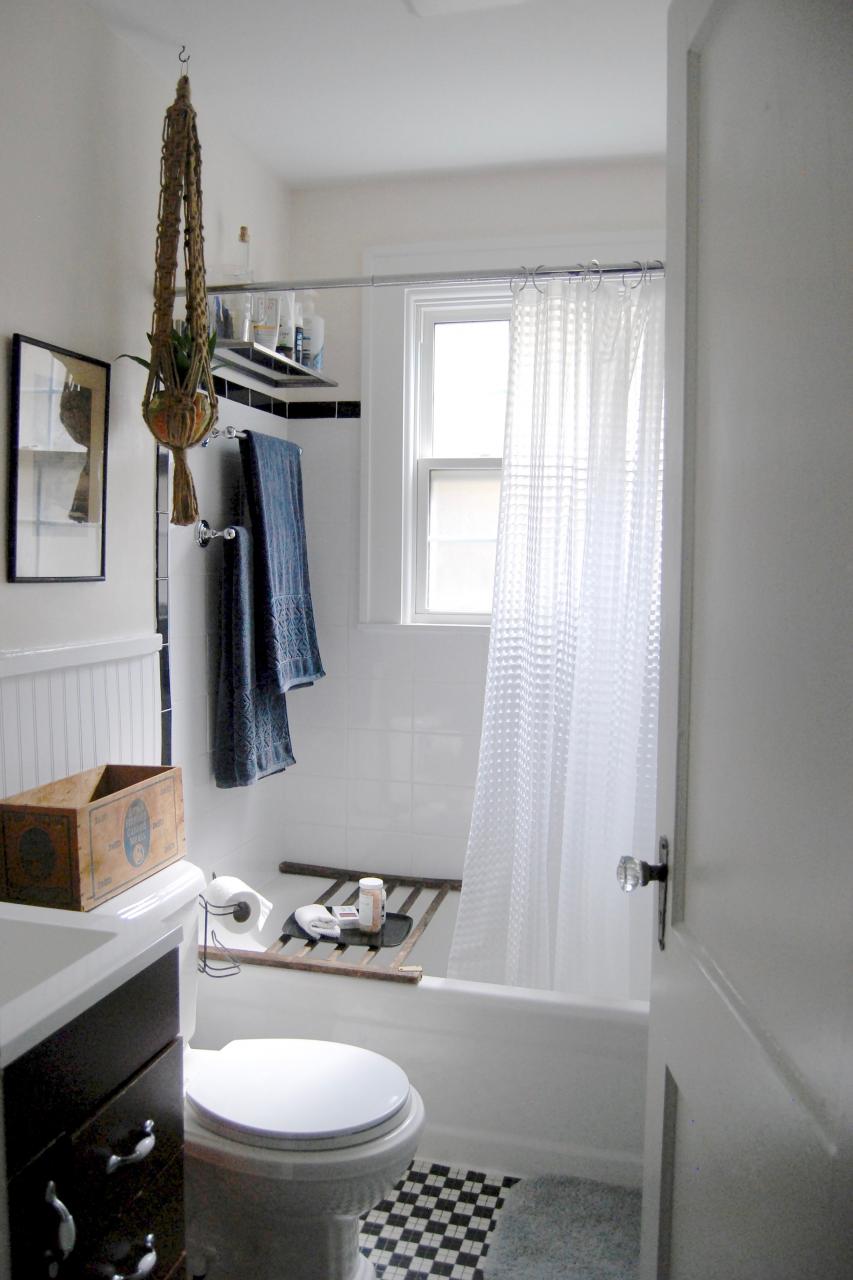 Small Bathroom Shelf for Towels